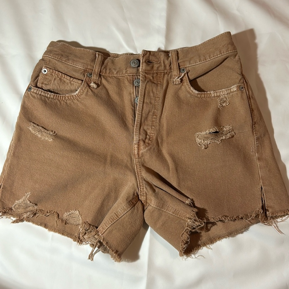 We The Free Women’s Mustard/Distress/ Raw Hem/Button Fly/5Pocket Shorts Size 26
